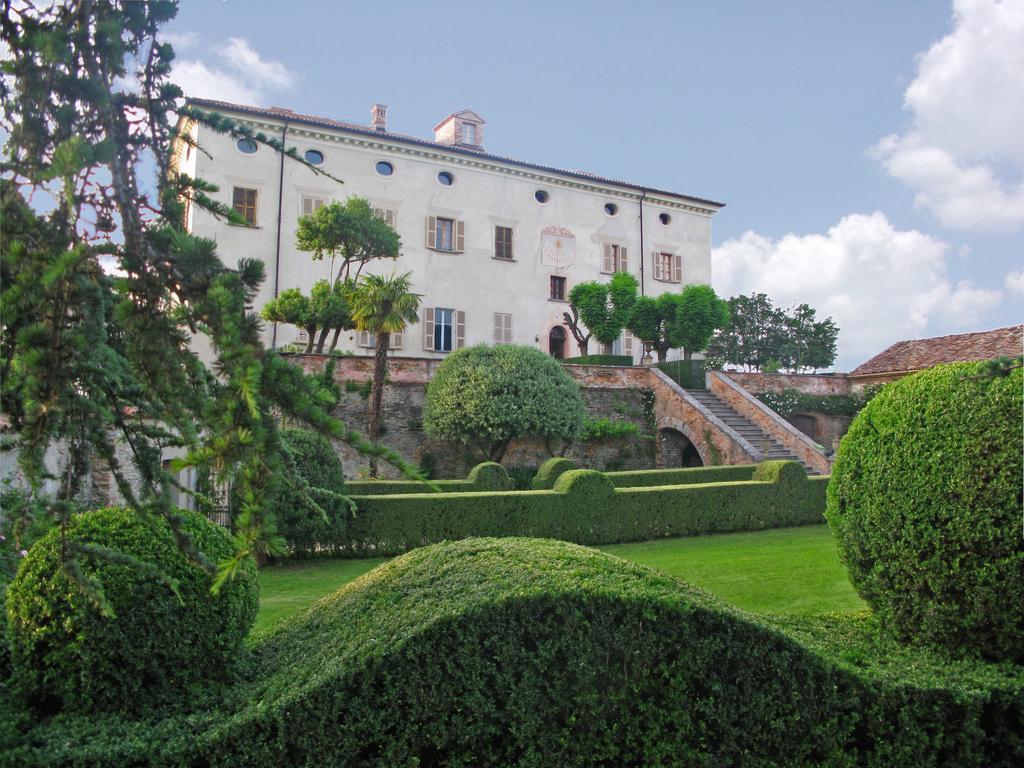 Castello Di Coazzolo Bed & Breakfast Neive Luaran gambar