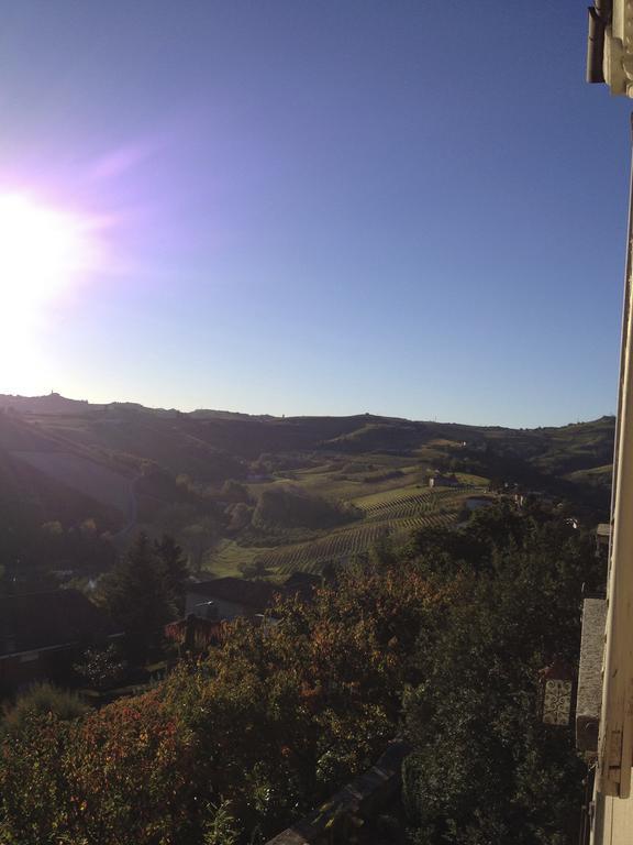 Castello Di Coazzolo Bed & Breakfast Neive Luaran gambar