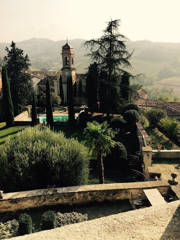 Castello Di Coazzolo Bed & Breakfast Neive Luaran gambar