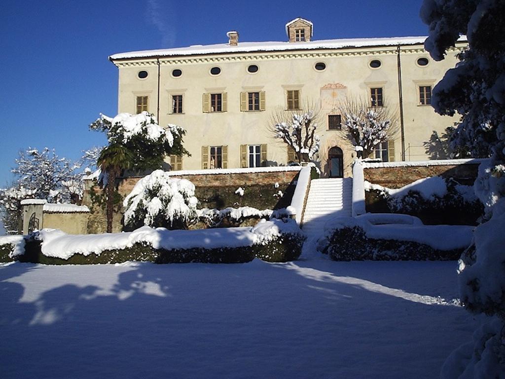 Castello Di Coazzolo Bed & Breakfast Neive Luaran gambar